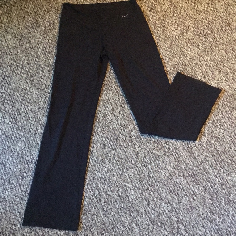 Nike Dri-fit yoga pants! 🖤🖤